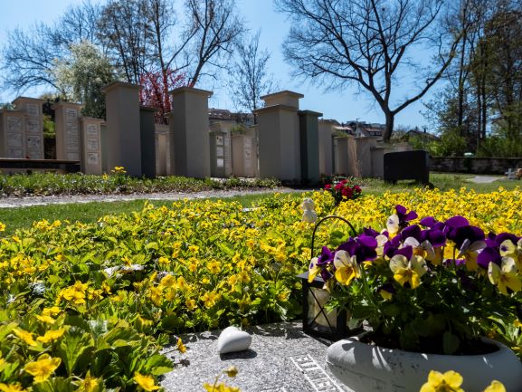 Kolumbarium auf dem Friedhof